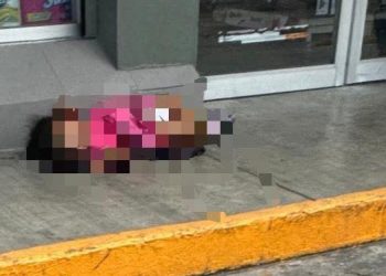 rescate de bebé en Cancún, bebé durmiendo en Oxxo