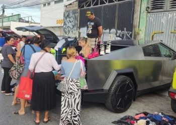 Tesla Cybertruck en Cancún