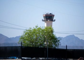 Amnistía Internacional denuncia violaciones de derechos humanos contra migrantes detenidos en Texas