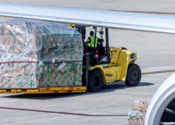 Aranceles de Trump frenan empleo en México