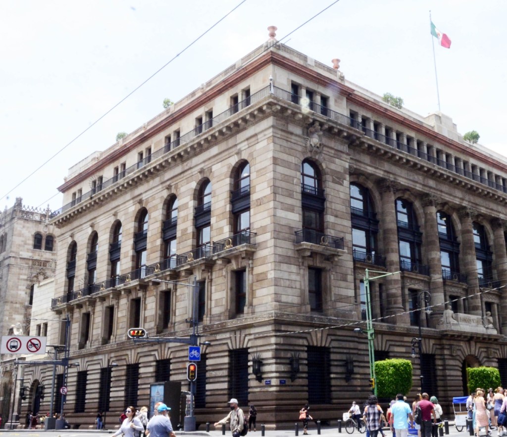 Edificio de Banxico. El sector financiero afina los detalles para la Convención Bancaria que se celebrará el 8 y 9 de mayo en Nayarit