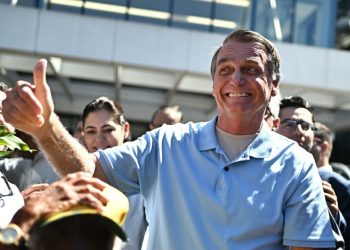 Bolsonaro sale del hospital tras semanas ingresado por una cirugía intestinal