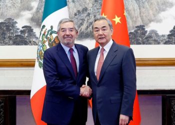Canciller De la Fuente y ministro de Exteriores Wang Yi resaltan relación de respeto entre México y China