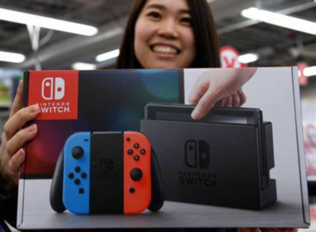 El precio de las consolas Xbox subió en varios mercados debido al aumento en los costos de desarrollo y las condiciones globales del mercado, según informó Microsoft. Nintendo también ajustará los precios de los accesorios de su Switch 2, mientras analiza el impacto comercial de los nuevos aranceles de Estados Unidos
