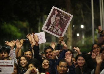 Chiclayo, en Perú, celebra al papa León XIV en una emotiva y festiva misa multitudinaria