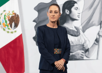 Claudia Sheinbaum anuncia aumento salarial del 9% para docentes y una semana extra de vacaciones