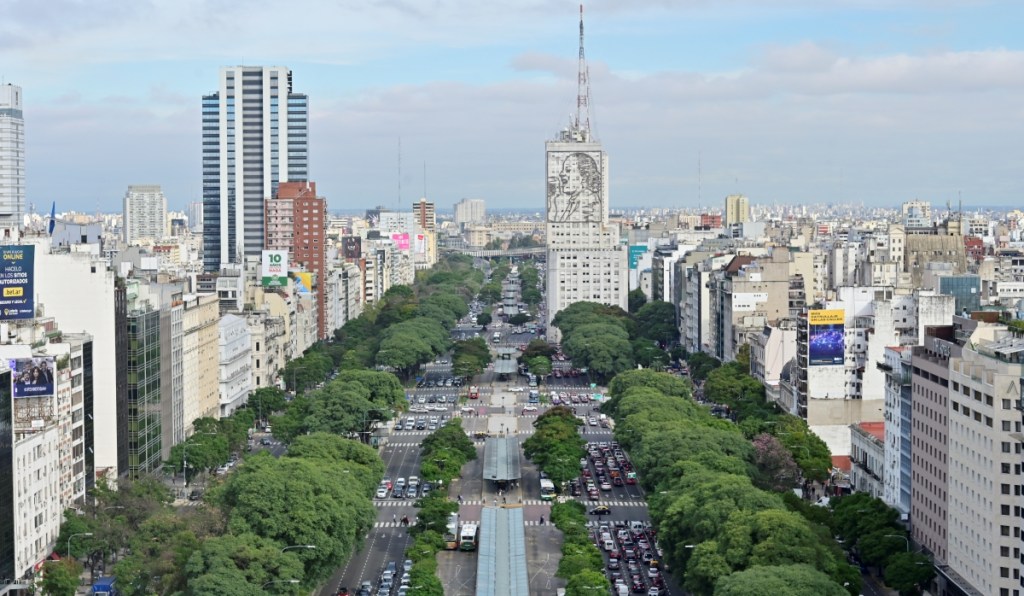 Panorámica de Buenos Aires captada desde la cima del Obelisco