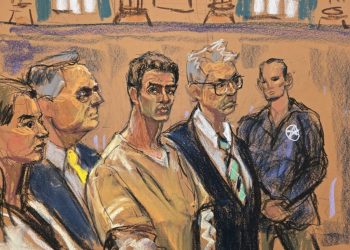 Defensa de Mangione denuncia imputación simultánea y pide retirar cargos de terrorismo