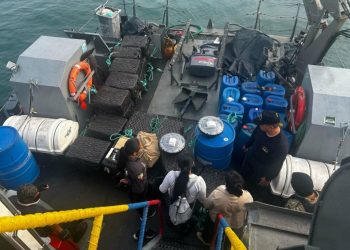 Ecuador asegura lancha con 1.5 toneladas de droga que iban a Centroamérica y México