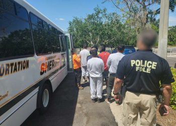 EE.UU. reporta una caída de 93% de arrestos fronterizos en primeros meses de Trump