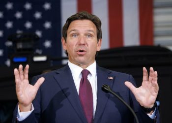 Florida busca que militares deporten migrantes y que policías de carreteras hagan redadas