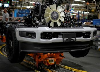 Ford afronta una caída en ventas y zozobra por tasas