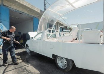 Francisco ordenó que un papamóvil fuera destinado a la asistencia en Gaza