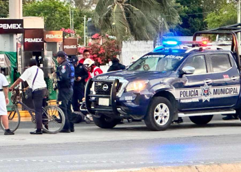 Golpiza en Cancún: Motonetos salvan a mujer de asalto en López Portillo