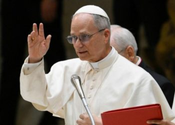 León XIV llama a los líderes del mundo a que se sienten a negociar y callen las armas