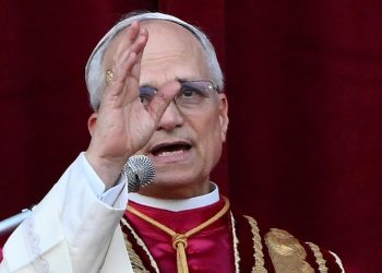 León XIV, ¿un papa estadounidense que desafía la política migratoria de Trump?