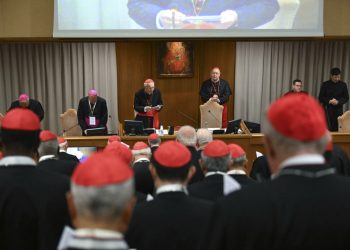 Los cardenales se reunirán dos veces el lunes antes del cónclave