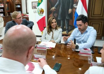 Mara Lezama y embajador de Países Bajos, Wilfred Mohr analizan proyecto del Centro Integral de Saneamiento y Economía Circular