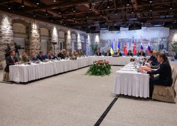 Rusia y Ucrania se reúnen para lograr la paz; encuentro duró menos de dos horas