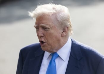 Trump agradece a las empresas sus promesas de inversión y las tranquiliza tras el PIB