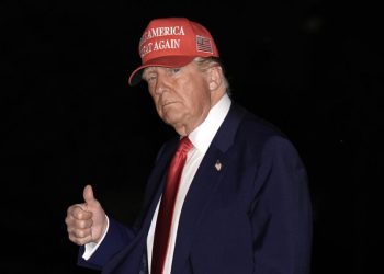 Trump culpa a Biden de la contracción del PIB y niega la responsabilidad de sus aranceles