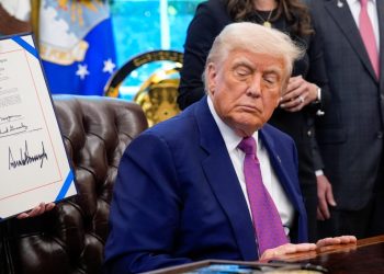 Trump firmará este lunes una orden para reducir hasta 80 % el precio de las medicinas con receta