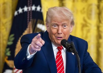 Trump subraya su frustración con los jueces por frenar su política de deportaciones