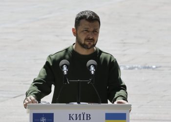 Zelenski considera inútil la tregua de tres días anunciada por Moscú en torno al 9 de mayo