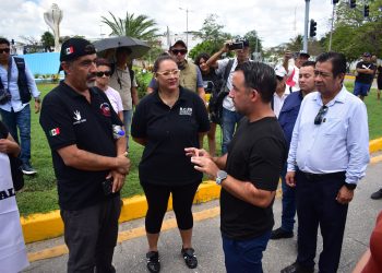 diálogo directo Benito Juárez, manifestación Palacio Municipal Cancún, atención ciudadana Cancún, Ana Paty Peralta diálogo