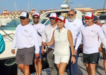 «Cancún Navega entre Tradición y Turismo: Ana Paty Peralta da Bandera al 14° Torneo Internacional de Pesca»