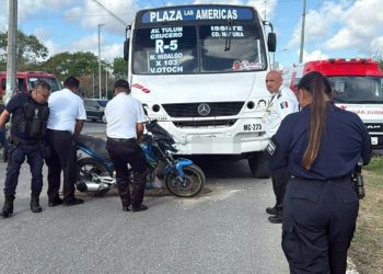 accidente en Ruta 5 Cancún, motociclista herido Cancún, accidente Chac Mool, camión atropella motociclista,