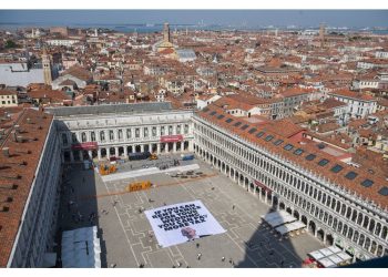 Bezos desata furia en Venecia por su lujosa boda de 15 millones de dólares
