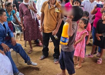 NIÑO TOMANDO ALCOHOL