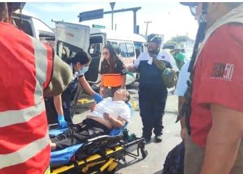 choque múltiple Cancún, accidente avenida Portillo, autobús Del Valle Cancún, accidente José López Portillo Cancún, choque combis Cancún, accidente TTE Cancún, tráfico Cancún accidente, lesionados accidente Cancún, colisión múltiple Cancún, choque autobús combis, accidente transporte público Cancún, chofer autobús Del Valle, exceso velocidad Cancún, accidente Uxmal Cancún, tránsito Cancún accidente, carril cerrado Cancún, tráfico vial Cancún, elementos tránsito Cancún, paramédicos Cancún accidente, heridos choque Cancún, noticias accidente Cancún, seguridad vial Cancún, transporte público Cancún, colisión vehículos Cancún, auto impactado Cancún, choque Chevrolet Aveo Cancún, accidente vial Portillo Cancún, choque mañana Cancún, vialidad Cancún choque, caos vial Cancún, colisión por alcance Cancún, accidente transporte terrestre estatal, impacto autobús combi Cancún, accidente camiones Cancún, heridos combis Cancún, tránsito lento Cancún accidente, tráfico denso Portillo Cancún, carril bloqueado Cancún, cierre vial Cancún accidente, emergencia vial Cancún, colisión urbana Cancún, conductor imprudente Cancún, investigación accidente Cancún, responsabilidad chofer autobús, control velocidad Cancún, imprudencia vial Cancún, seguridad conductores Cancún, choque múltiple pasajeros, rescate accidente Cancún, auxilio vial Cancún, revisión chofer autobús Cancún, transporte Del Valle accidente, transporte TTE choque, congestión vial Cancún, rutas alternas Cancún accidente, accidente reciente Cancún, choque transporte público, control tránsito Cancún, noticias locales Cancún, accidentes viales Quintana Roo, choque matutino Cancún, emergencias Cancún, bomberos Cancún accidente, heridos autobús Cancún, impacto múltiple Cancún, vialidad congestionada Cancún, automovilistas Cancún accidente, prevención accidentes Cancún,