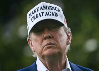 Trump aplaza decisión sobre intervención en Irán y abre puerta a la diplomacia