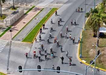 Paseo Cancunense, Paseo Cancunense 2025, Día del Padre Cancún, Ana Paty Peralta, Mara Lezama, convivencia familiar Cancún