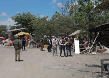 clausura de basurero en autopista