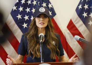 Conflicto con Irán eleva riesgo de atentados en EE.UU., advierte Seguridad Nacional