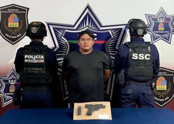 detienen hombre armado cancún, detención cancún, portación armas cancún, policía cancún,