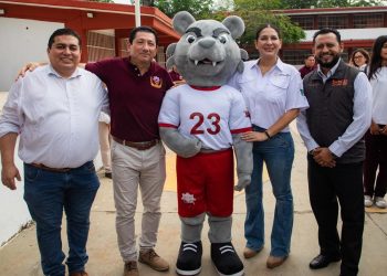 «Estefanía Mercado destaca la educación como base del desarrollo en Playa del Carmen»