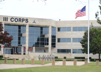 Absuelta la primera migrante juzgada por allanar la zona militar fronteriza de Texas