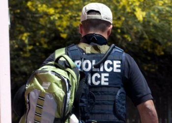 Agentes de Inmigración y deportados detenidos en Yibuti enfrentan condiciones deplorables