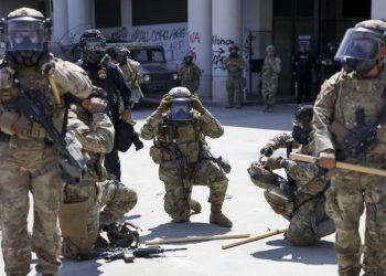 Arrecian las criticas a Trump por enviar tropas a Los Ángeles