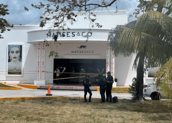 Asalto armado en joyería de Quintana Roo deja a un policía herido