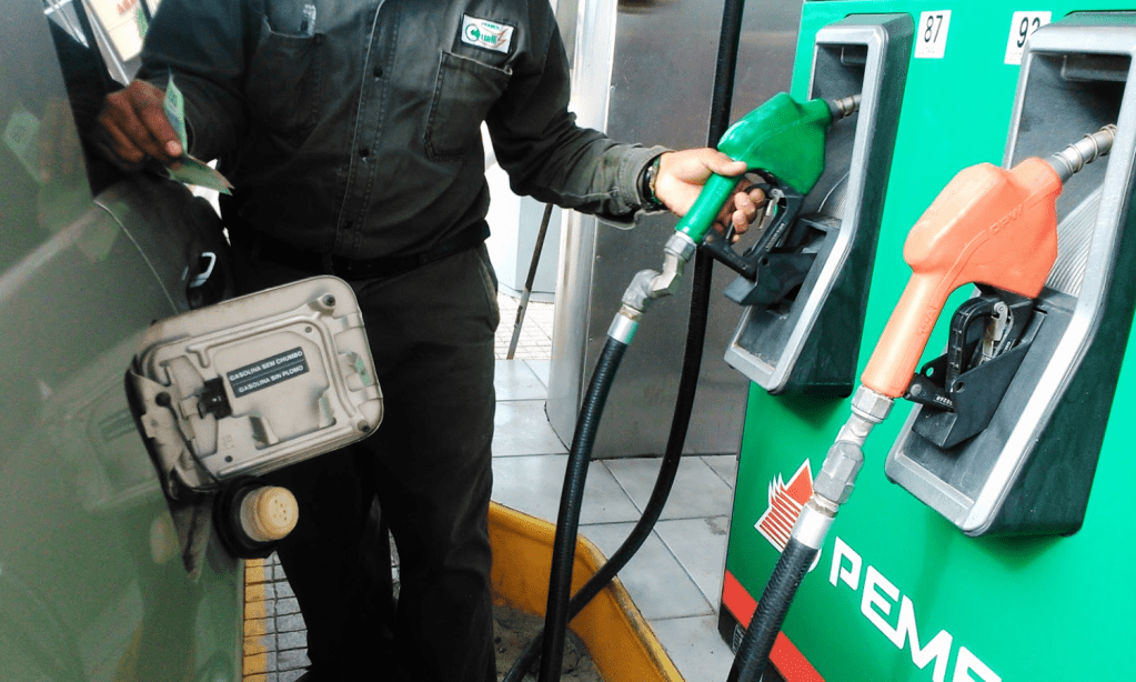Lista de autos en México que gastan menos gasolina: Conuee revela qué modelos ahorran más en 2025, tienen más rendimiento por litro y factores que afectan.