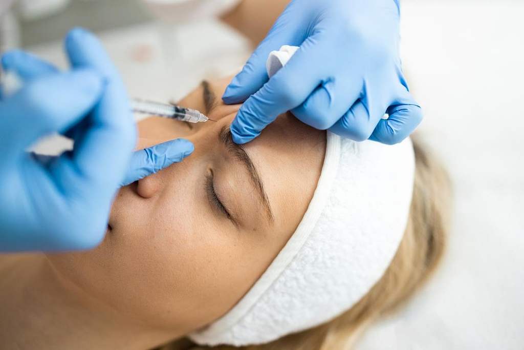 Casi 30 personas en Inglaterra contraen enfermedades raras después del Botox