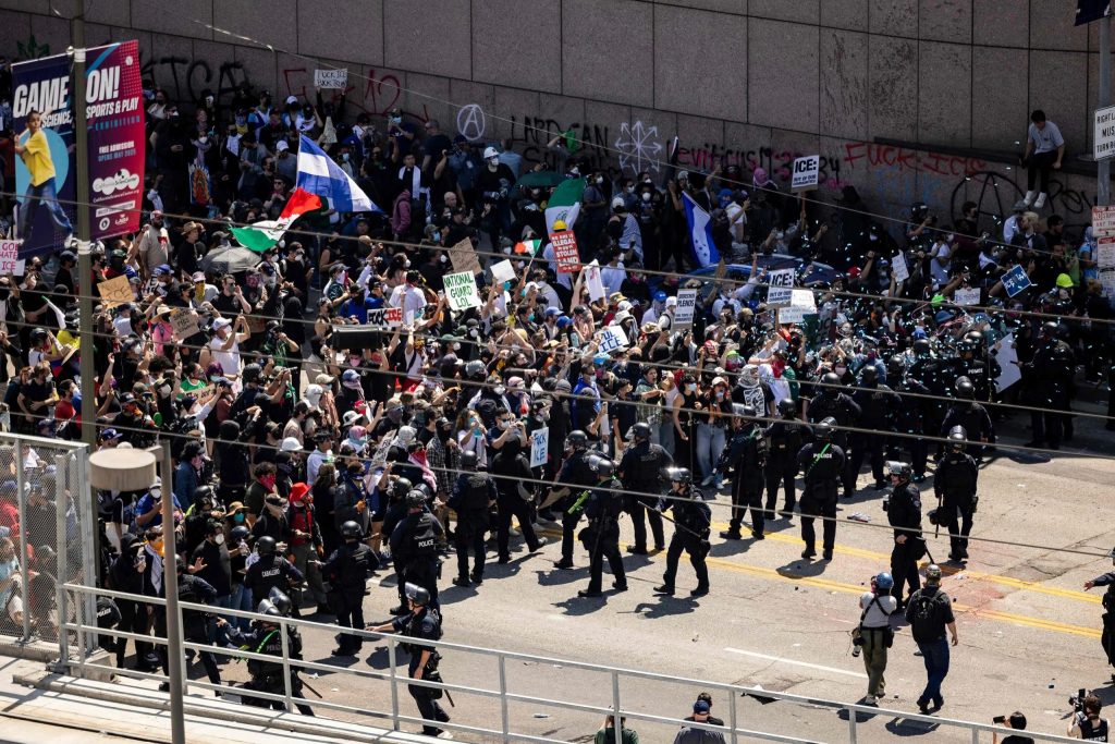 Manifestaciones en diversas zonas del condado de Los Ángeles generaron tensión y movilización de fuerzas federales.