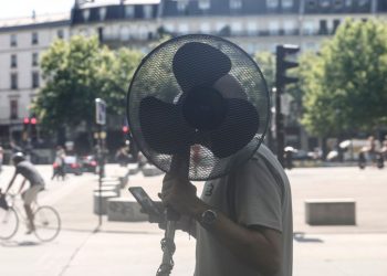 Calor extremo sofoca a Europa; afecta a escuelas, viajes, torneos y urgencias