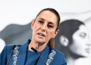 Claudia Sheinbaum expresó a Christopher Landau su rechazo a las redadas en EE.UU.