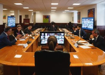 Claudia Sheinbaum se reúne de emergencia con empresarios del acero y aluminio